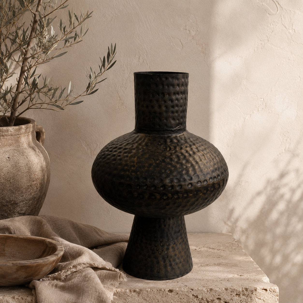 SENSE Metalen Vaas Vintage Zwart Lge.